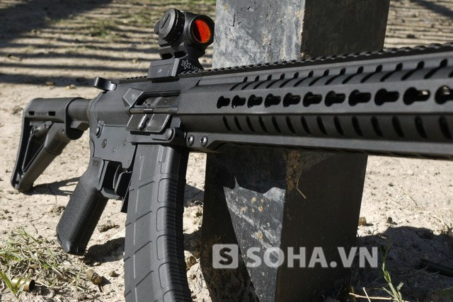 MK47 - “Con lai” của AK-47 và AR-15 ảnh 7 MK47 - “Con lai” của AK-47 và AR-15 ảnh 7
