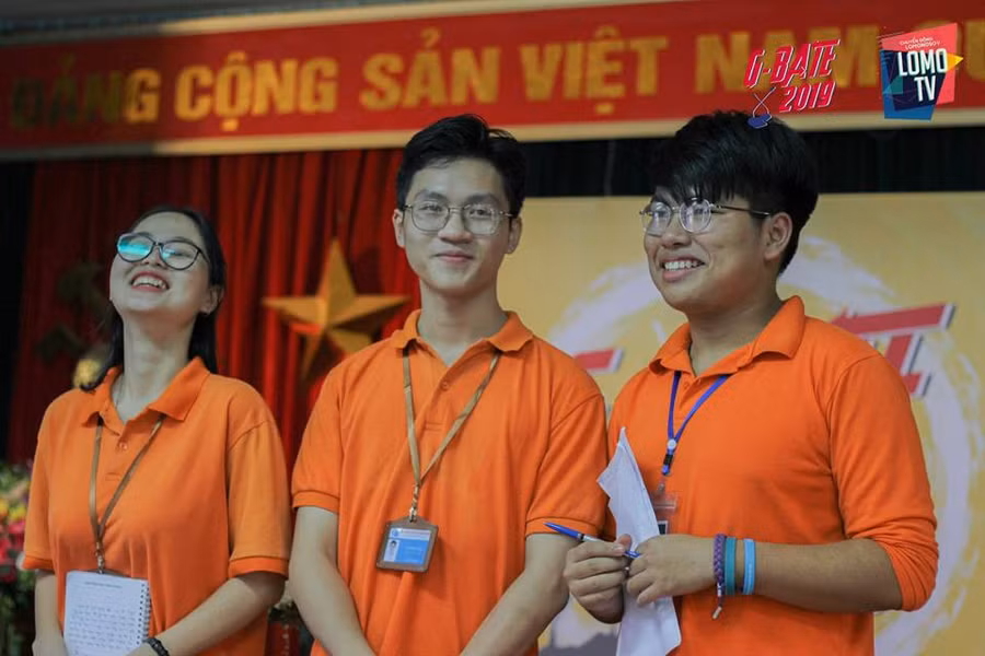 Niềm vui được vào vòng trong của một đội thi!