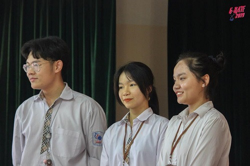 Gương mặt rạng rỡ, tự tin của những cô cậu học trò "trường Lô mô" Gương mặt rạng rỡ, tự tin của những cô cậu học trò "trường Lô mô"