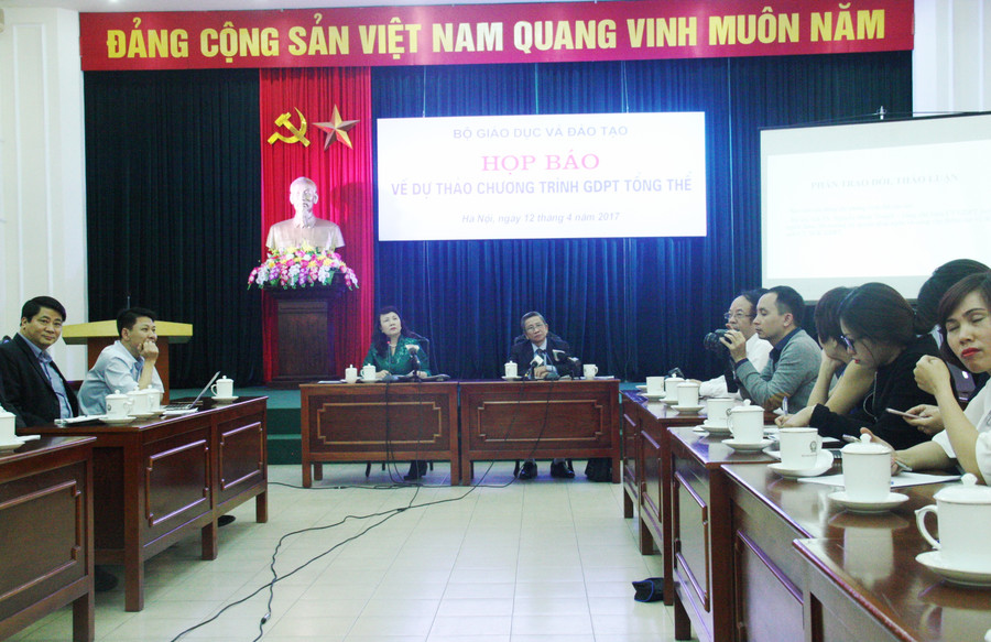 Họp báo công bố dự thảo CTGDPT tổng thể