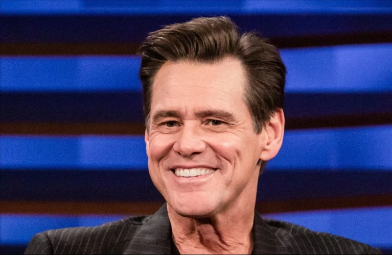 Jim Carrey với biểu cảm vui nhộn, giàu sức sống.