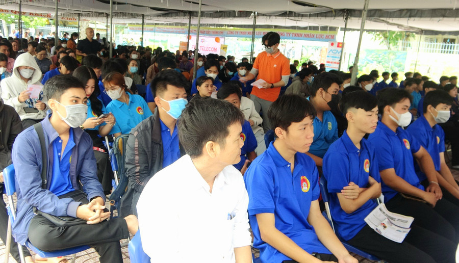 Đại biểu và người lao động tham gia Ngày hội. Đại biểu và người lao động tham gia Ngày hội.