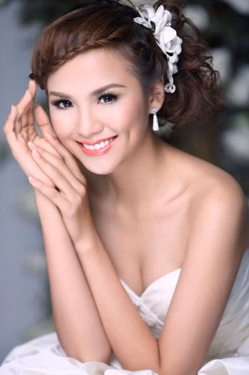 Đường tình duyên lận đận của hoa hậu, á hậu Việt - Ảnh 9