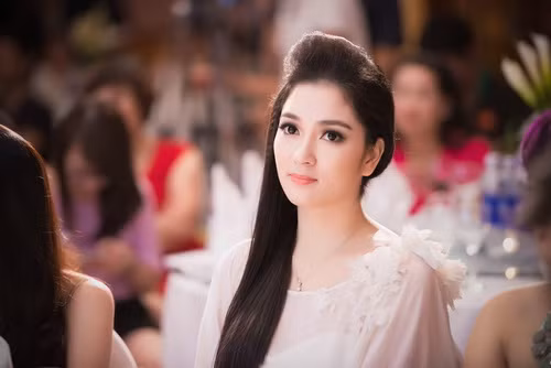 Đường tình duyên lận đận của hoa hậu, á hậu Việt - Ảnh 17