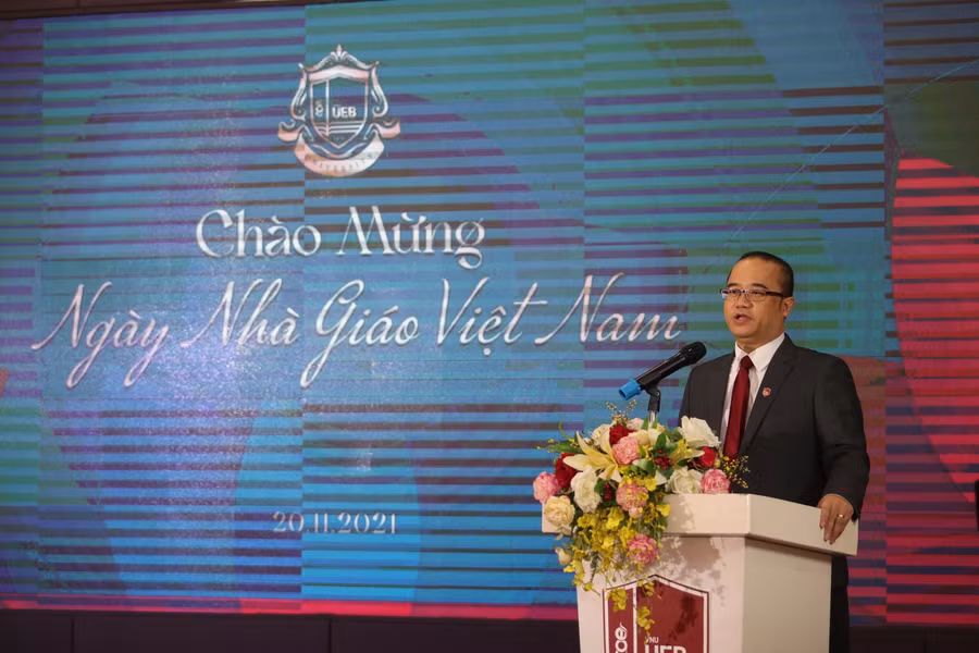 PGS.TS Nguyễn Trúc Lê phát biểu tại buổi lễ.