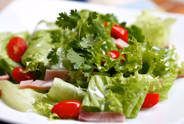 Giảm 10 cm vòng eo trong 1 tuần với salad rau quả - Ảnh 2