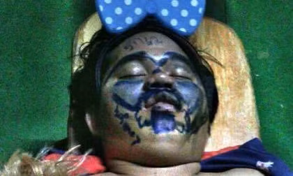 Cười bể bụng với loạt ảnh hài hước khi ngủ