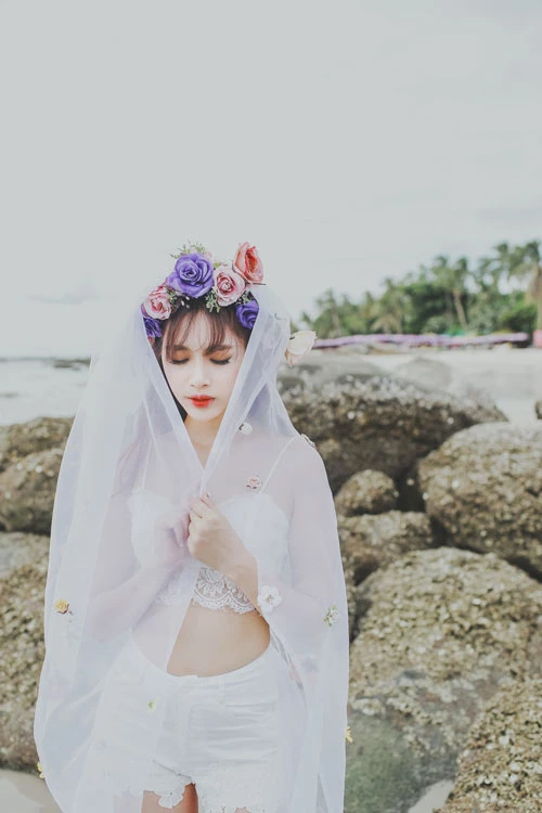 Hot girl Hà Min đẹp mê hồn trong ảnh cưới của chính mình