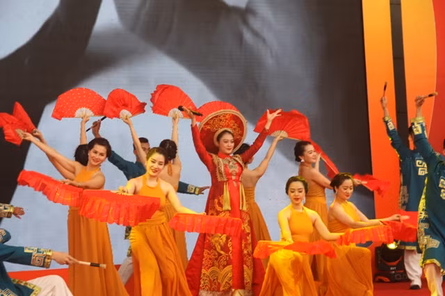 Nhiều tiết mục nghệ thuật đặc sắc khai mạc Hội báo toàn quốc 2018