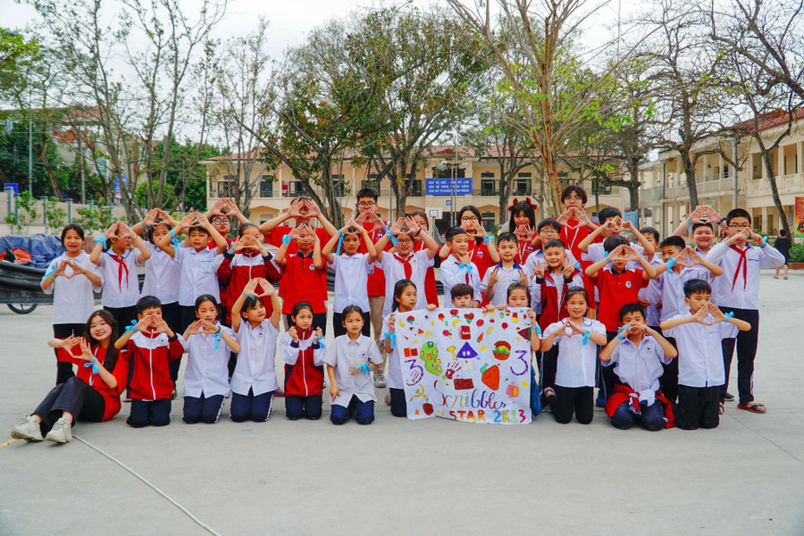 Đội chiến thắng các thử thách cùng chụp ảnh lưu niệm.