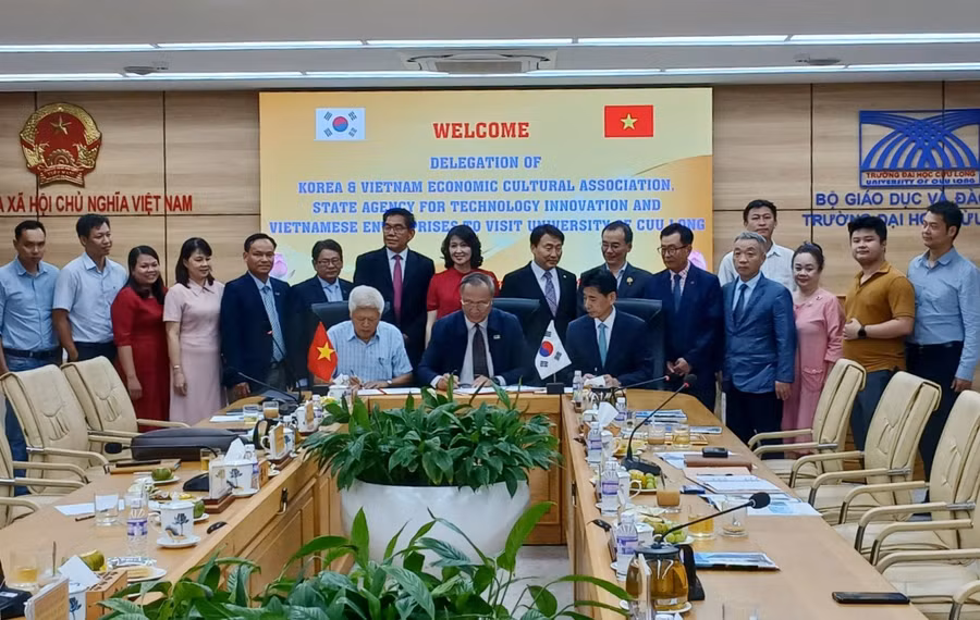 Các bên ký kết bản ghi nhớ hợp tác.