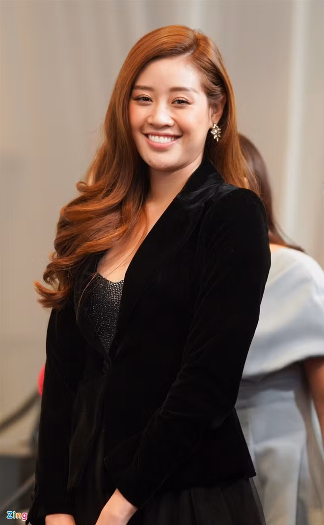 Hoa hậu Khánh Vân - bạn thân của cô dâu và cũng là phù dâu của Primmy Trương tại nhà riêng diễn ra sáng 29/1.