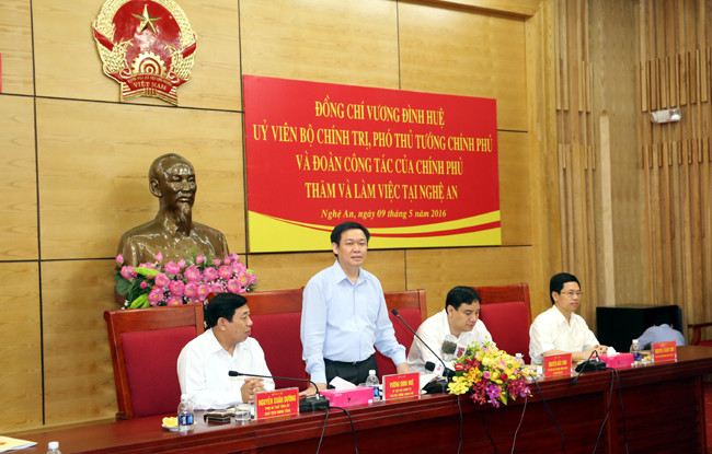 Phó Thủ tướng Vương Đình Huệ phát biểu tại buổi làm việc với lãnh đạo Tỉnh ủy và UBND tỉnh Nghệ An. Ảnh: VGP