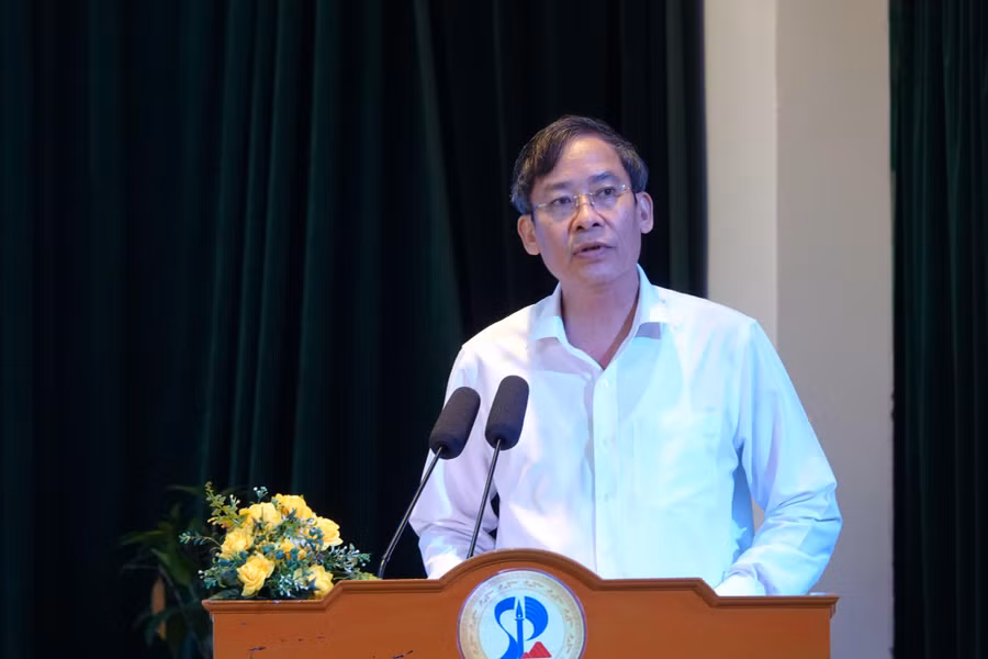 TS Vũ Minh Đức, Cục trưởng Cục Nhà giáo và Cán bộ quản lý giáo dục, Bộ GD&amp;ĐT phát biểu khai mạc Diễn đàn “Đổi mới sáng tạo Giáo dục Việt Nam trên nền tảng công nghệ thông tin 2022 – 2023”.