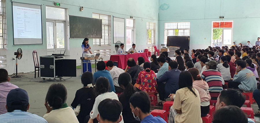 Trường THPT Trần Đại Nghĩa (Cần Thơ) tư vấn cho cha mẹ học sinh, học sinh trúng tuyển vào lớp 10 năm học 2022-2023. Trường THPT Trần Đại Nghĩa (Cần Thơ) tư vấn cho cha mẹ học sinh, học sinh trúng tuyển vào lớp 10 năm học 2022-2023.