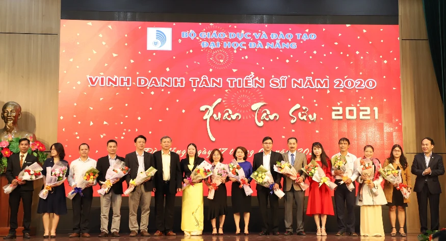 ĐH Đà Nẵng vinh danh các tân tiến sĩ năm 2021