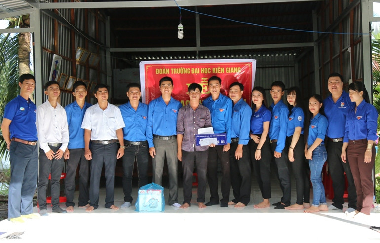 Căn nhà Nhân ái do Trường ĐH Kiên Giang, chính quyền địa phương và gia đình đoàn viên Hứa Văn Tăng đóng góp xây dựng