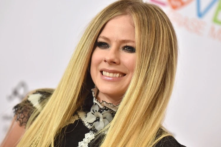 Avril Lavigne, nữ ca sĩ đa tài.