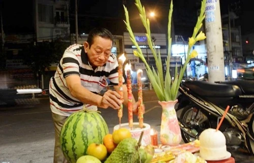 Cúng giao thừa: Những người NÊN và KHÔNG NÊN cúng?