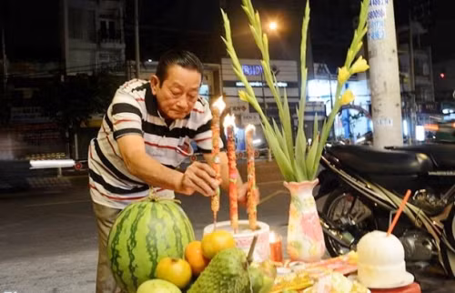 Cúng giao thừa: Những người NÊN và KHÔNG NÊN cúng? - Ảnh 1