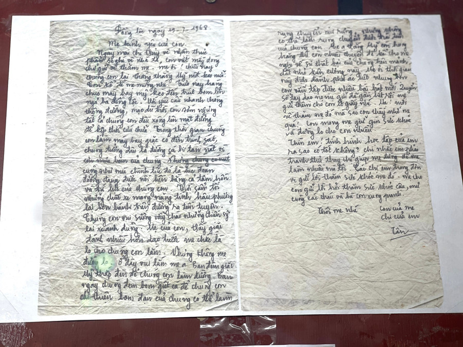 Bức thư đội trưởng Võ Thị Tần gửi mẹ và các em trước ngày hy sinh (19/7/1968).