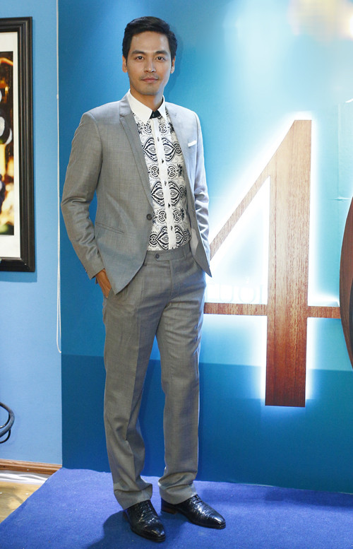 MC Phan Anh bảnh bao, phong độ dù đã là ông bố 3 con. mc-phan-anh-8815-1420799038.jpg