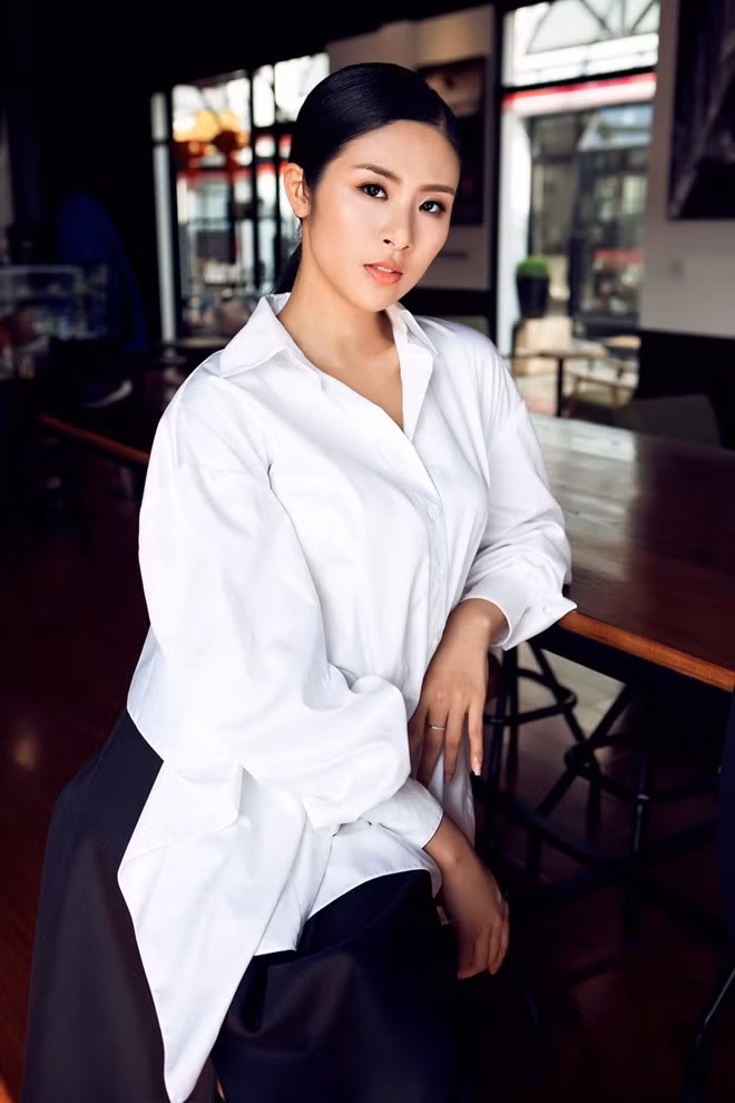 Thời trang cổ điển, thanh lịch đáng học hỏi của hoa hậu Ngọc Hân