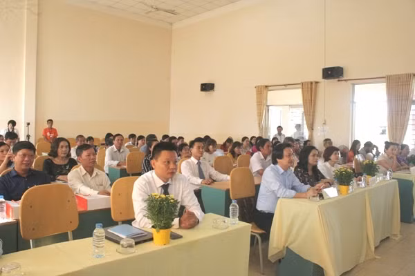 Các đại biểu tham dự hội thảo