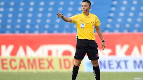 Trọng tài Ngô Duy Lân còn mất cơ hội cạnh tranh Còi Vàng.