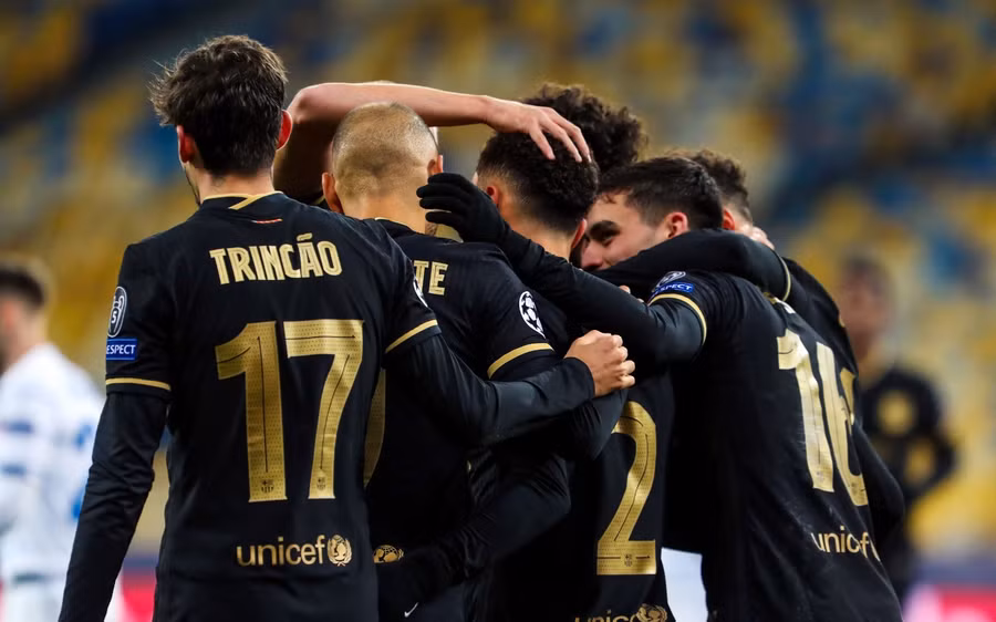 Barcelona thắng tưng bừng dù thiếu vắng Messi và nhiều trụ cột khác. 