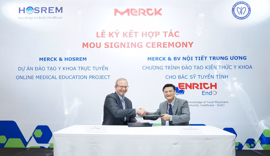 Merck kí kết với đại diện lãnh đạo Bệnh viện Nội tiết Trung ương Merck kí kết với đại diện lãnh đạo Bệnh viện Nội tiết Trung ương