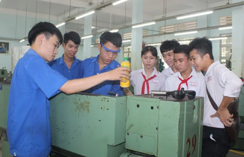 Hướng nghiệp cho học sinh lớp 9: Cần cách làm mới