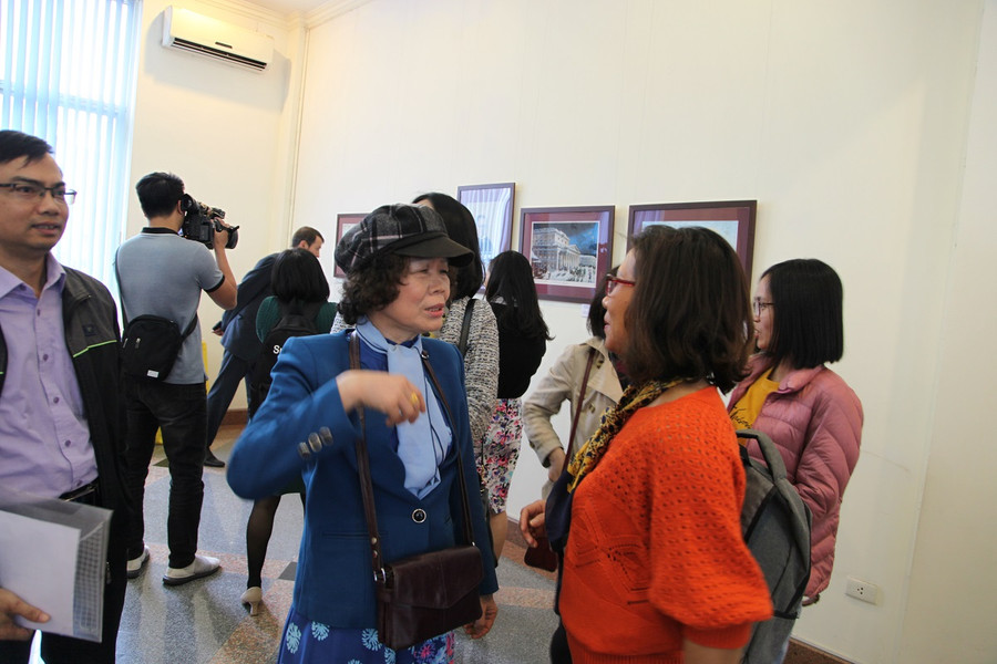 Các nhà Nga ngữ thảo luận sôi nổi về các vấn đề phương pháp dạy học tiếng Nga.