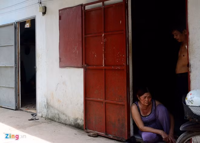 Nghi can vụ thảm án nói "thương mẹ" rồi đi theo công an