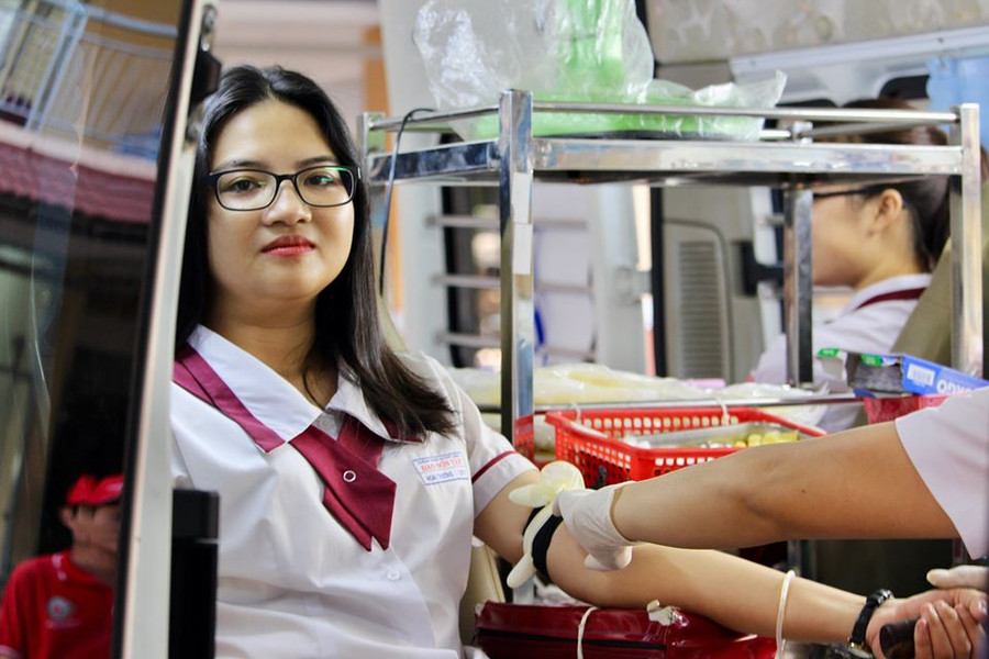 Nghĩa cử cao đẹp của các em học sinh