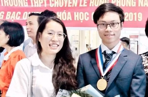 Cô giáo chuyên dạy đội tuyển