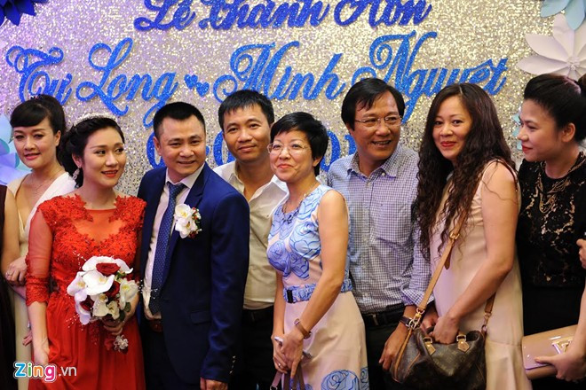 Xuân Bắc đến từ sớm phụ giúp chú rể Tự Long