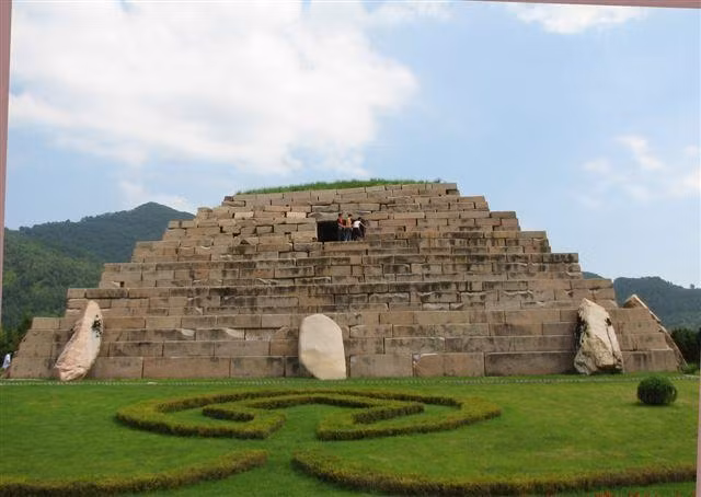 Quần thể lăng mộ Koguryo là một minh chứng tiêu biểu về tục mai táng cổ xưa của loài người. 3