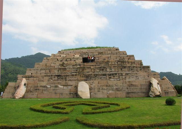 Quần thể lăng mộ Koguryo là một minh chứng tiêu biểu về tục mai táng cổ xưa của loài người. 3