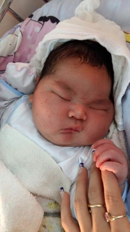 em bé, nặng, 6,1kg, Nam Định