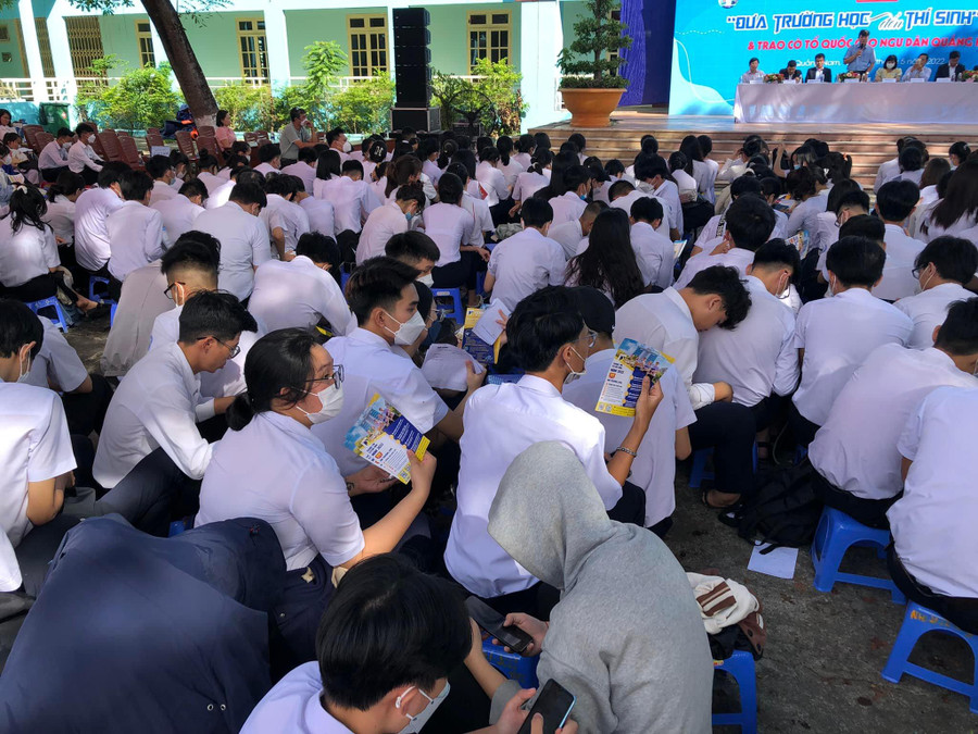 Tư vấn hướng nghiệp - tuyển sinh qua Ngày hội tư vấn như hiện nay sẽ không cung cấp đầy đủ cho học sinh THPT bức tranh về nhân lực của thị trường lao động.