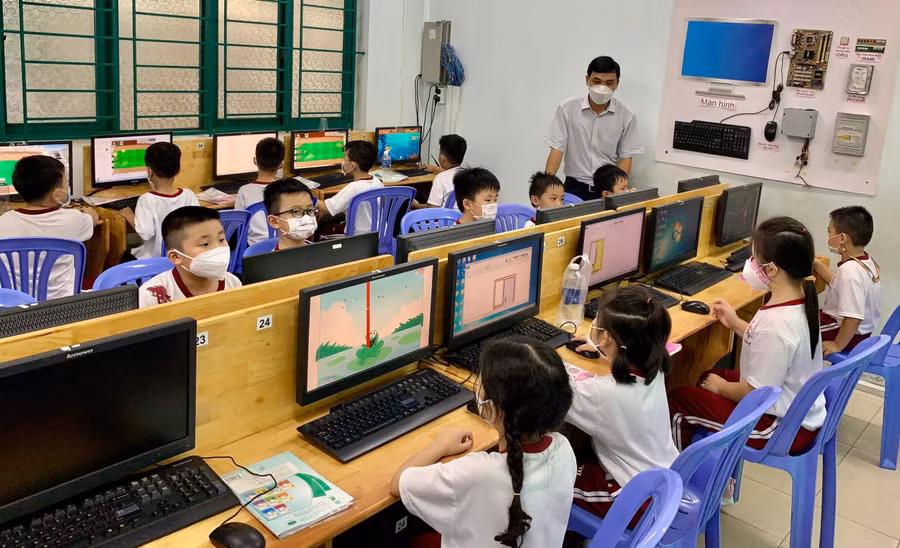 TPHCM thiếu hơn 2.100 giáo viên ở cấp tiểu học, trong đó nhiều nhất là giáo viên Tiếng Anh và Tin học.