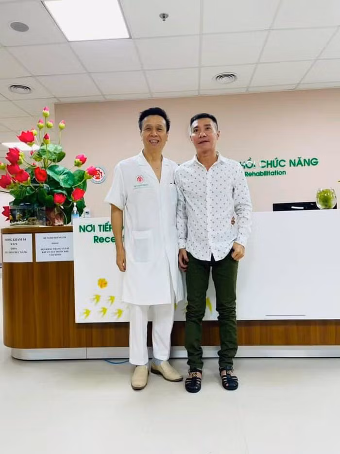 Hình ảnh NSND Công Lý xuất viện.