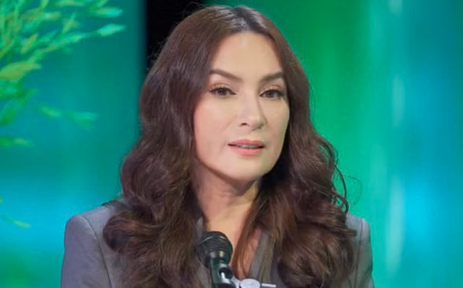 Nữ ca sĩ Phi Nhung đã qua đời sau một thời gian chống chọi với Covid-19.