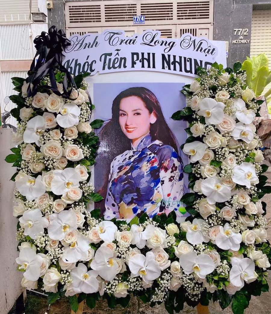 Nhiều nghệ sĩ trực tiếp tới nhà riêng để viếng cố ca sĩ Phi Nhung ảnh 1