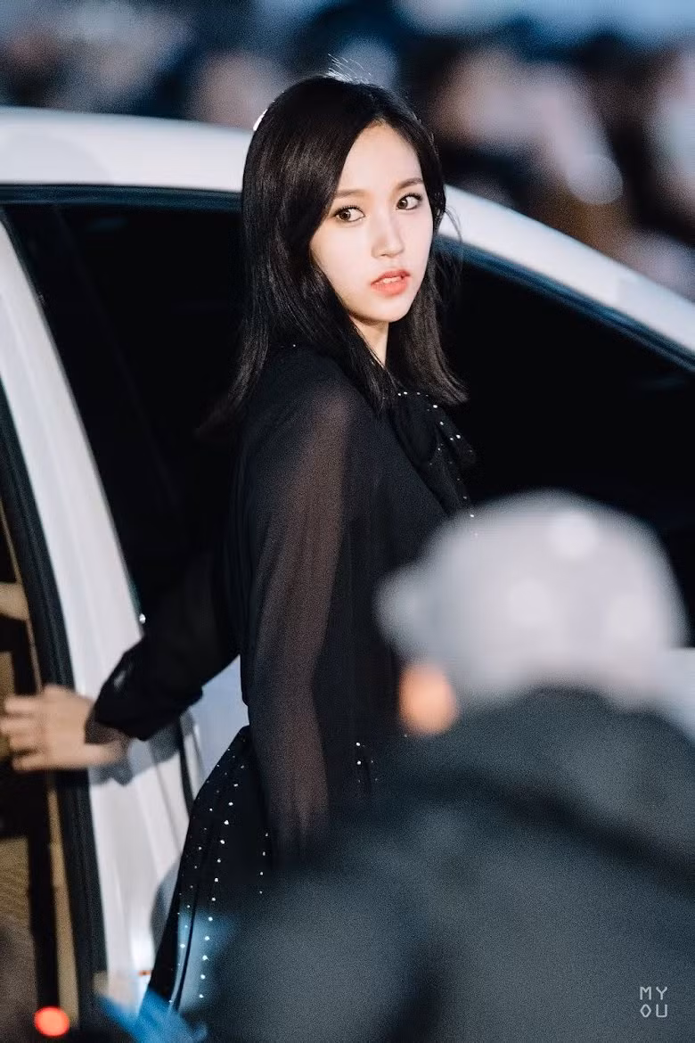 Mina (TWICE) luôn được xem là công chúa thời hiện đại.