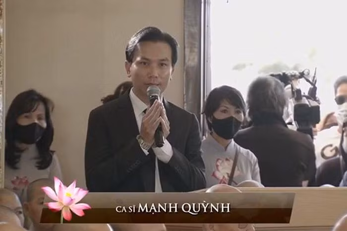 Nam ca sĩ Mạnh Quỳnh nghẹn ngào tiễn biệt người bạn tri kỉ.