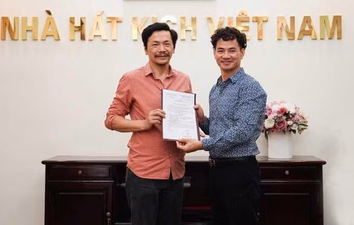 NSND Trung Anh đã chính thức nhận quyết định nghỉ hưu tại Nhà hát Kịch Việt Nam.