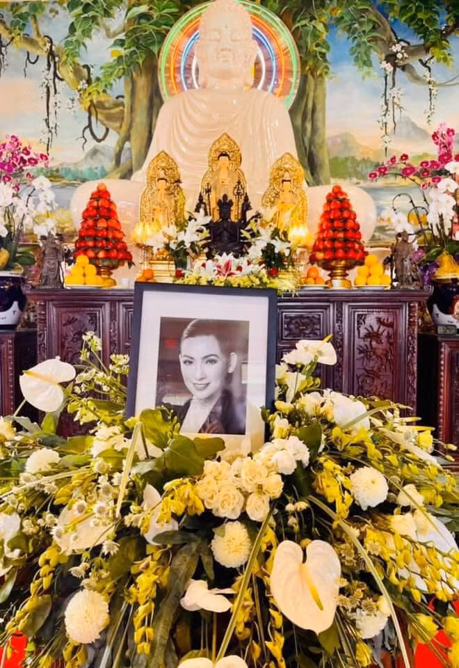 Nữ ca sĩ Phi Nhung đã qua đời vào ngày 28/9 sau một thời gian chống chọi với Covid-19.