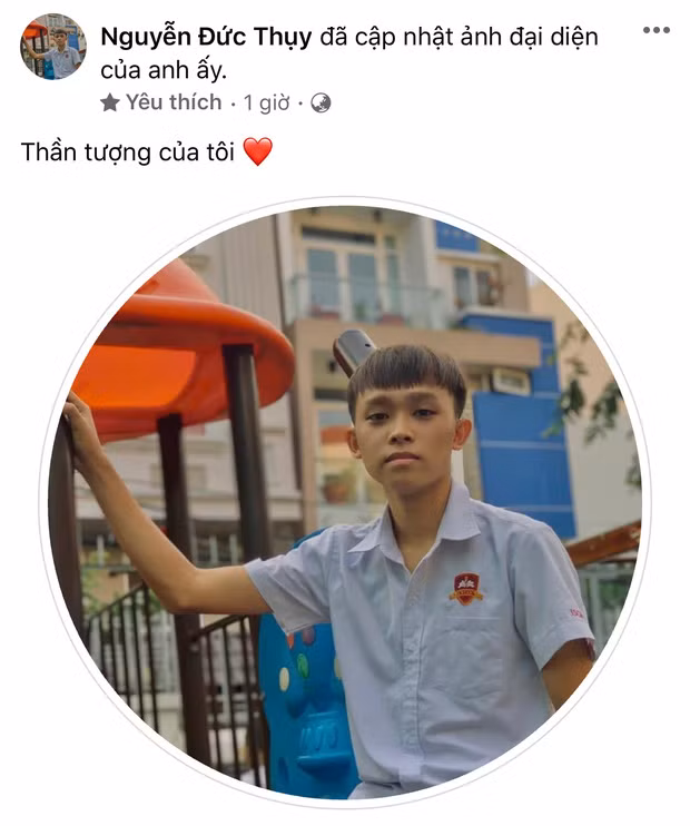 Bầu Thuỵ thay đổi ảnh đại diện thành hình ảnh của nam ca sĩ trẻ Hồ Văn Cường.